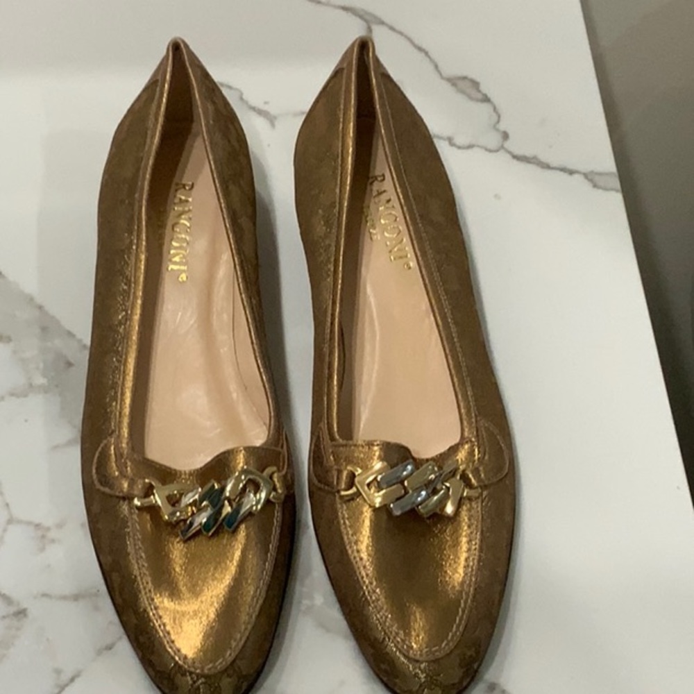Rangoni Firenze metalíceme gold loafers, size 7AAA